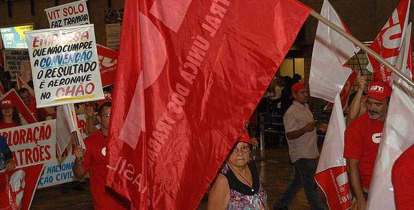 Imagem de Guarulhos: Aeroviários denunciam práticas antissindicais e os prejuízos da privatização 