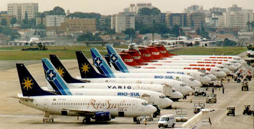 Imagem de Cai pela metade o número de cidades brasileiras com voos regulares