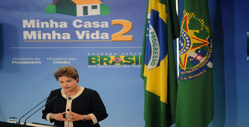 Imagem de Dilma parabeniza a entrega de 1 milhão de casas 
