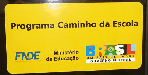 Imagem de Governo Dilma distribuirá 2,6 mil ônibus escolares entre 4 mil municípios 