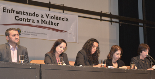Imagem de CPMI da Mulher votará relatório final em março de 2013