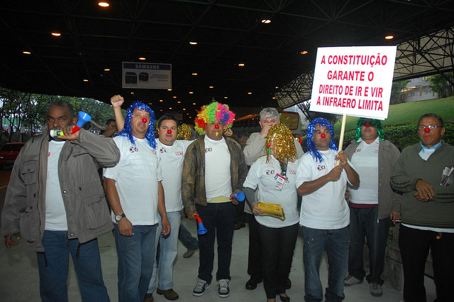 Imagem de Integrantes do Núcleo Sindical Cidadão realizam ato no aeroporto de Cumbica-Guarulhos 