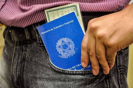 Imagem de Agosto registra menor taxa de desemprego desde 2002