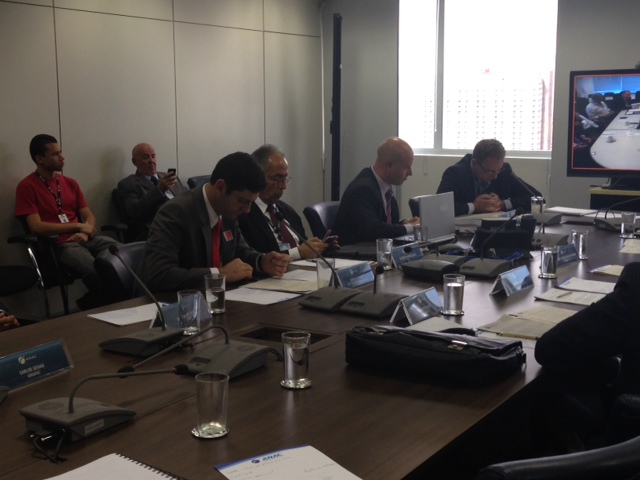 Imagem de Aeronautas debatem medidas punitivas com a ANAC 