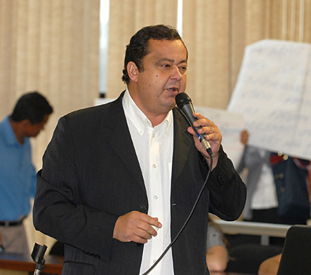 Imagem de Sorocaba: França apresenta projeto que proíbe a prefeitura de usar árvores para propaganda 