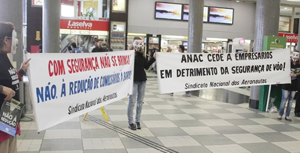 Imagem de Sp: Aeronautas realizam protesto em Congonhas 