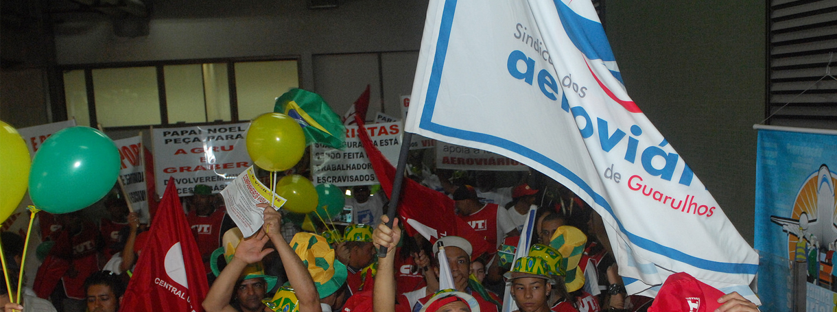 Imagem de Aeroviários voltam a se reunir com patrões nesta terça (27)