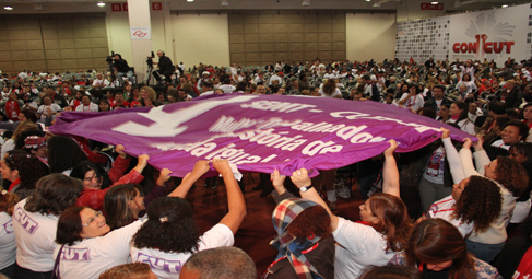 Imagem de 11º CONCUT: Maioria dos delegados e delegadas aprova paridade 