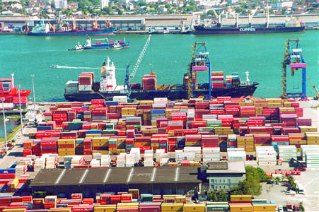 Imagem de Santos recebe o maior navio de contêineres de toda sua história