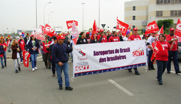 Imagem de Aeroportuários de Guarulhos e Brasília suspendem greve, mas em Viracopos protesto continua