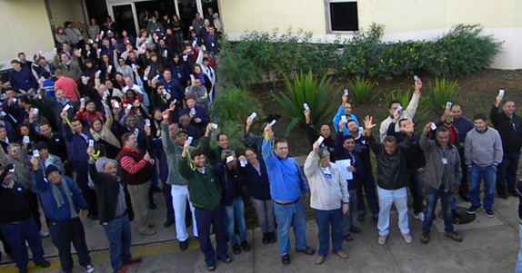 Imagem de Aeroportuários estão em “estado de greve”