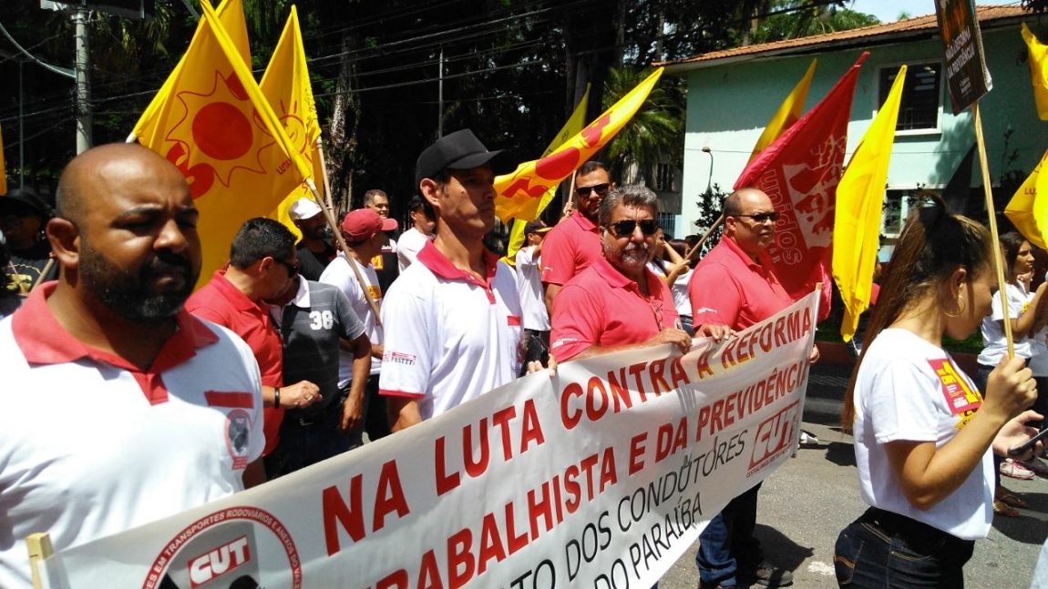 Imagem de #QueroMeAposentar São José dos Campos (SP): Condutores do Vale do Paraíba participam de ato contra a Reforma Trabalhista no centro da cidade  