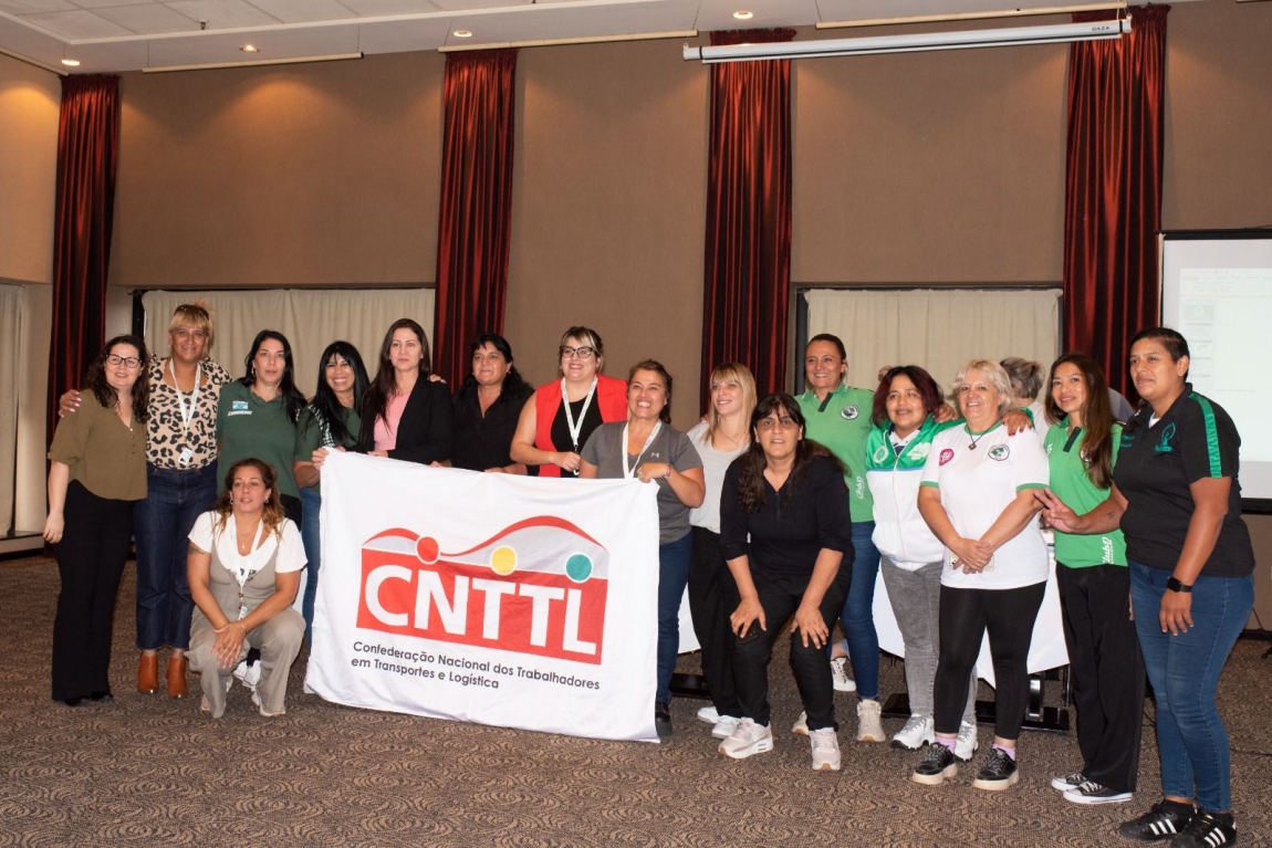 Imagem de CNTTL participa de evento da ITF sobre trabalho decente para mulheres caminhoneiras
