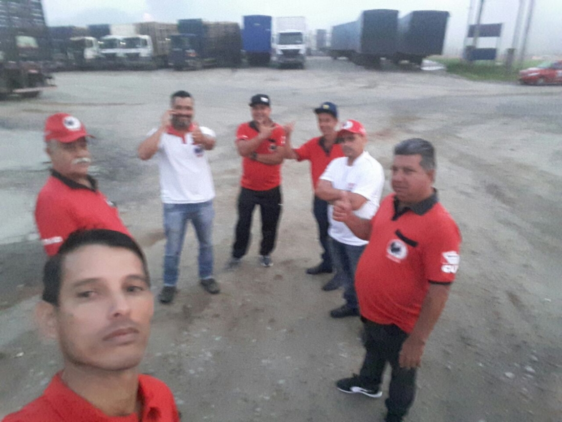Imagem de Vale do Paraíba: Motoristas na Breda Madeira realizam protesto 