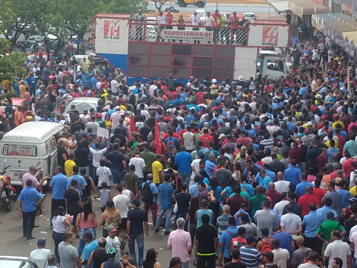 Imagem de Distrito Federal: Rodoviários anunciam paralisações relâmpagos e greve no dia 24 contra a intransigência das empresas de transportes