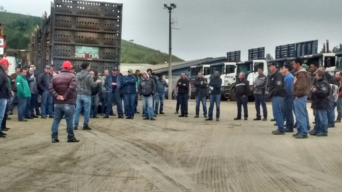 Imagem de Vale do Paraíba: Motoristas na Breda Madeira fazem  protesto cobrando mais segurança 