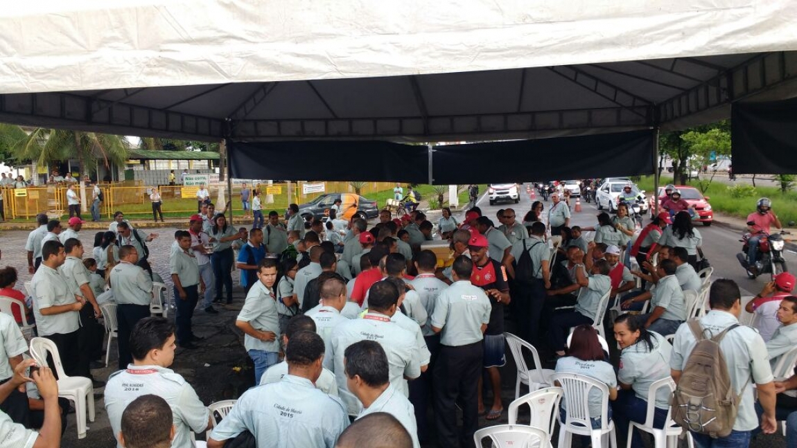 Imagem de #BrasilEmGreve: Rodoviários em Maceió cruzam os braços 