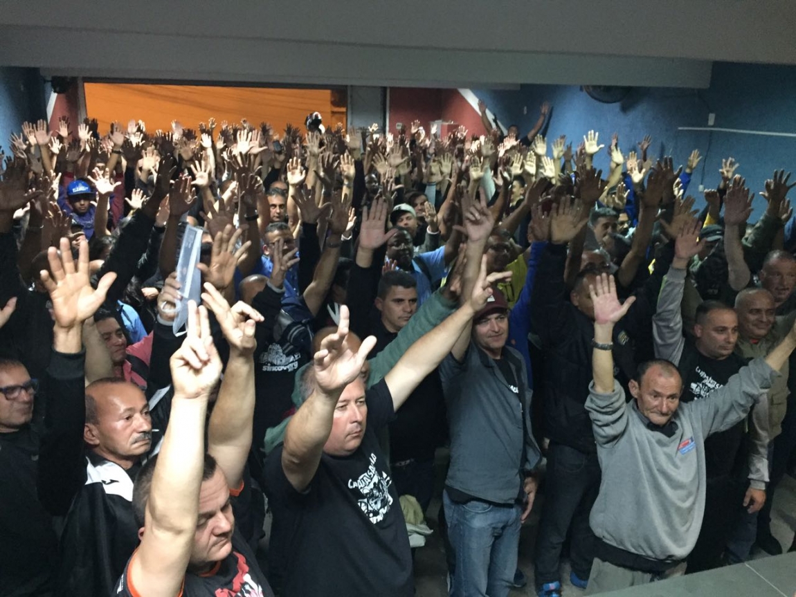 Imagem de Guarulhos: Condutores e cobradores aprovam estado de greve