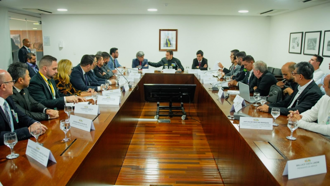 Imagem de CNTTL se reúne com Boulos que anuncia resoluções pelo cumprimento do Piso Mínimo de Frete no país