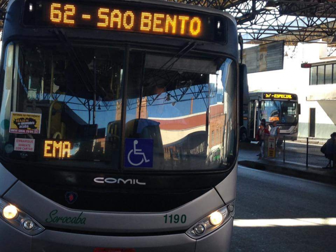 Imagem de #PreparaGreveGeral:  Ônibus em Sorocaba circulam com adesivos contra as reformas da Previdência e Trabalhista