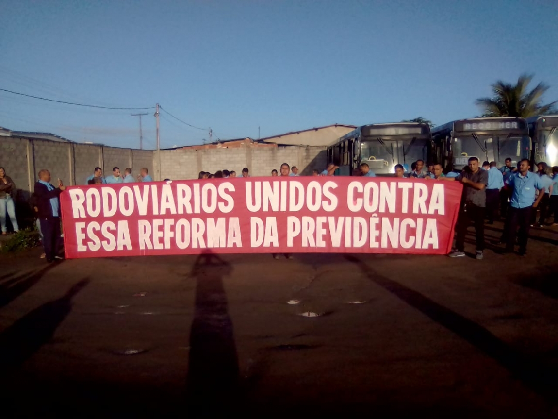 Imagem de #GreveGeral14J Rodoviários de Feira de Santana param contra o Fim da Aposentadoria