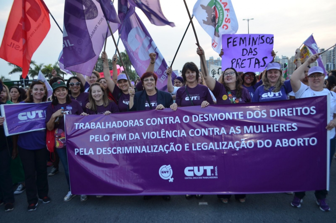 Imagem de Santa Catarina: Mulheres do mundo todo ocupam as ruas de Florianópolis