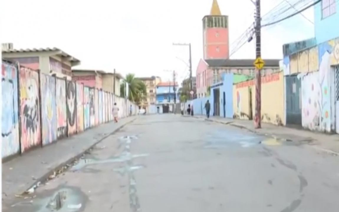 Imagem de Rodoviários da Bahia suspendem circulação de ônibus após tiroteio em bairro  