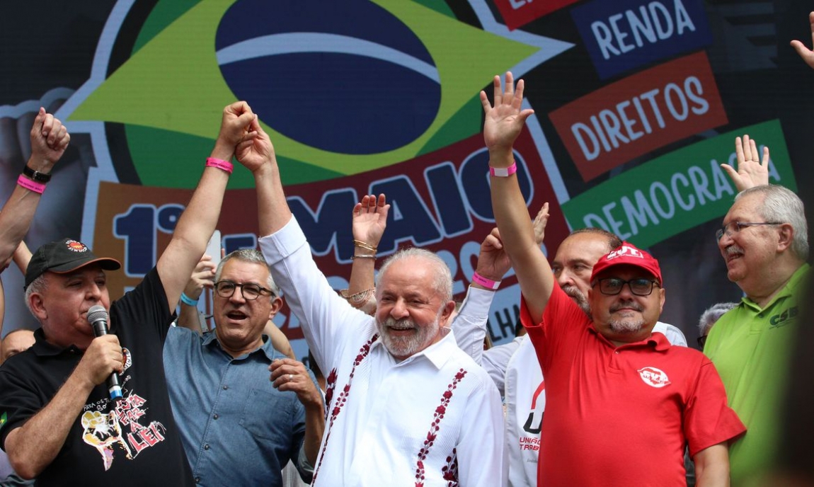Imagem de Lula reafirma compromisso de gerar empregos e investir em obras, saúde e educação