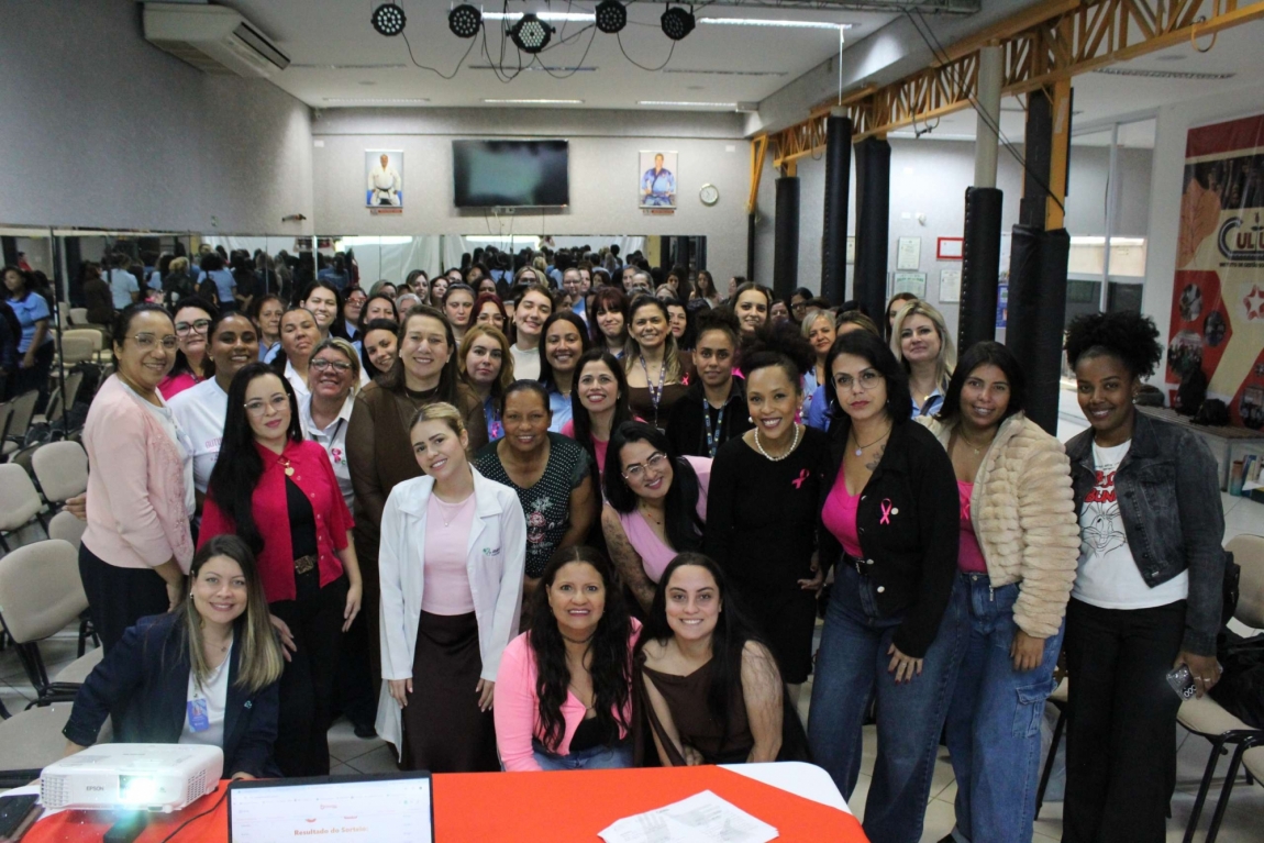 Imagem de Campanha Outubro Rosa alerta para a prevenção à saúde da mulher e para a consciência política nas eleições presidenciais
