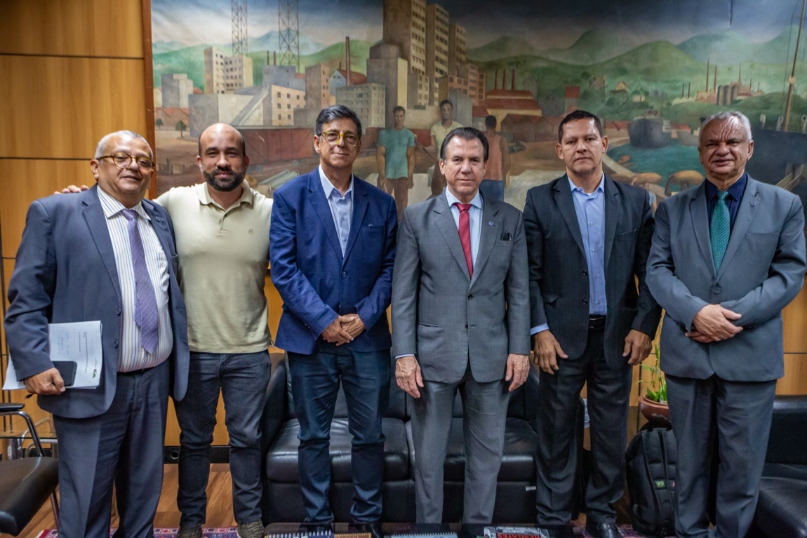 Imagem de CNTTL conversa pautas dos caminhoneiros autônomos em reunião com Ministro Luiz Marinho