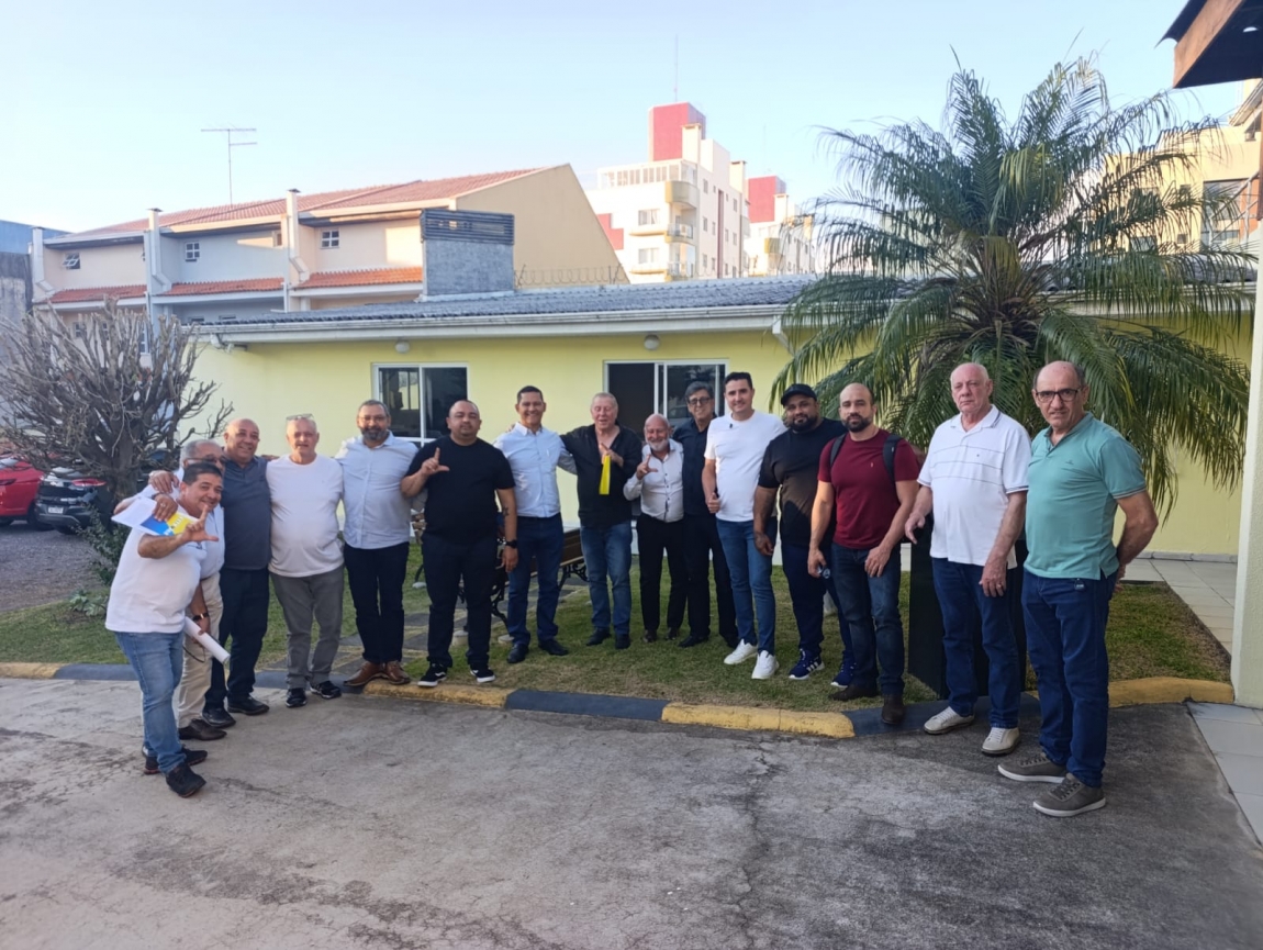 Imagem de CNTTL e FETROPAR debatem avanços na PEC 22/2025 que altera jornada e descanso do motorista profissional