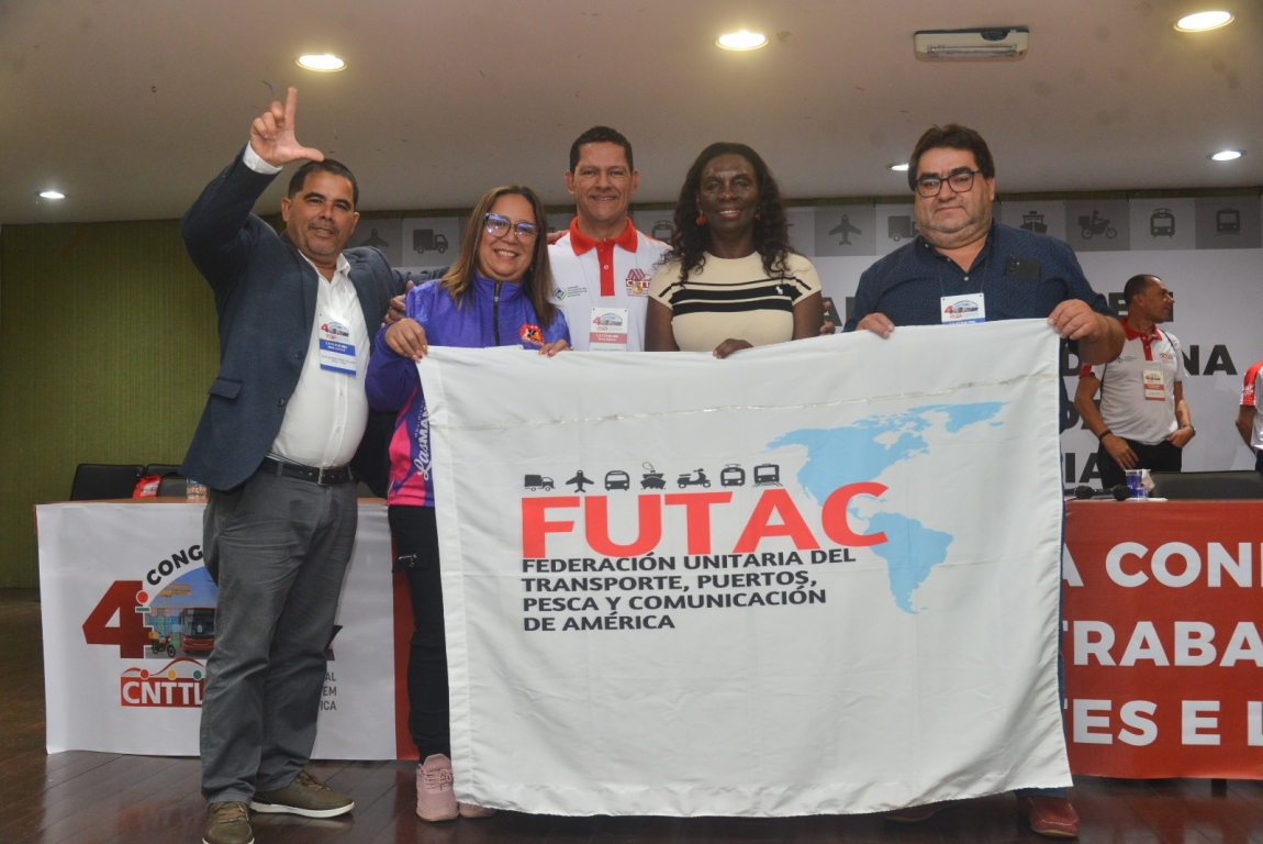 Imagem de Paulinho recebe medalha de mérito da delegação internacional da FUTAC